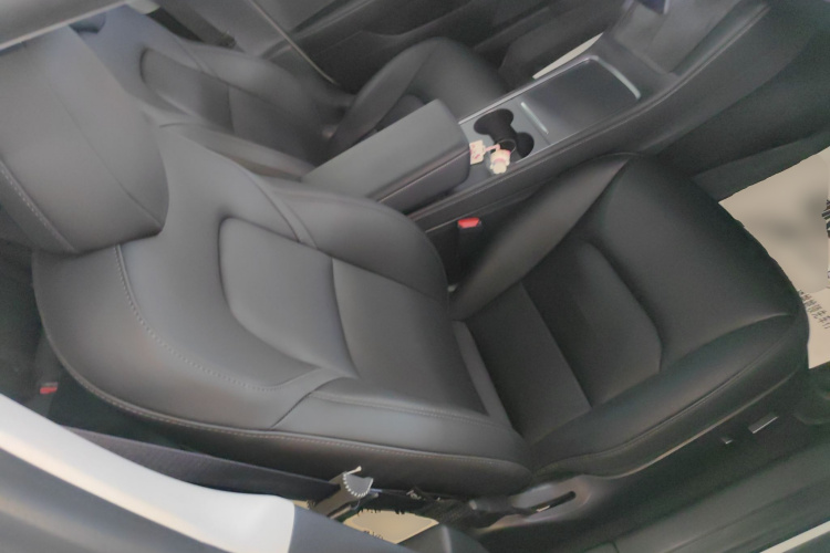 特斯拉 Model 3 2022款 后轮驱动版局部细节41