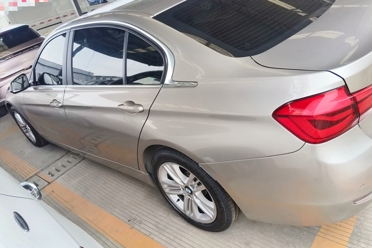 宝马3系 2017款 320Li 时尚型车身外观4