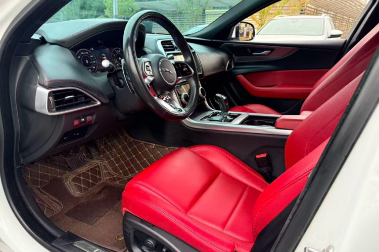 捷豹XEL 2021款 2.0T 250PS R-DYNAMIC S进取运动版中控内饰7003