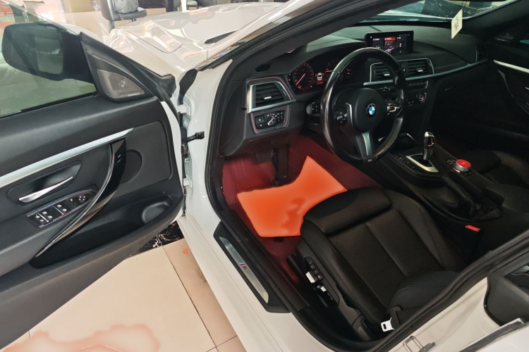 宝马3系GT 2020款 320i M运动套装中控内饰7003
