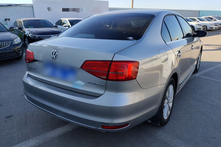 大众 速腾 2015款 1.6L 手动舒适型车身外观7