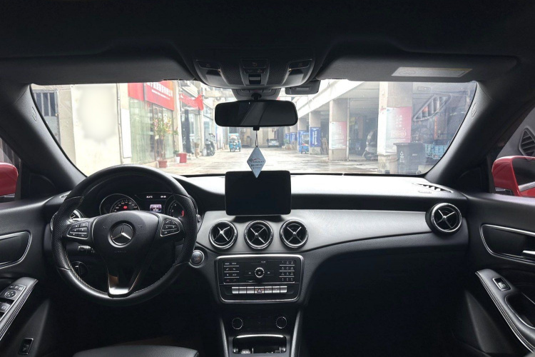 奔驰CLA 2018款 CLA 200 动感型中控内饰7002