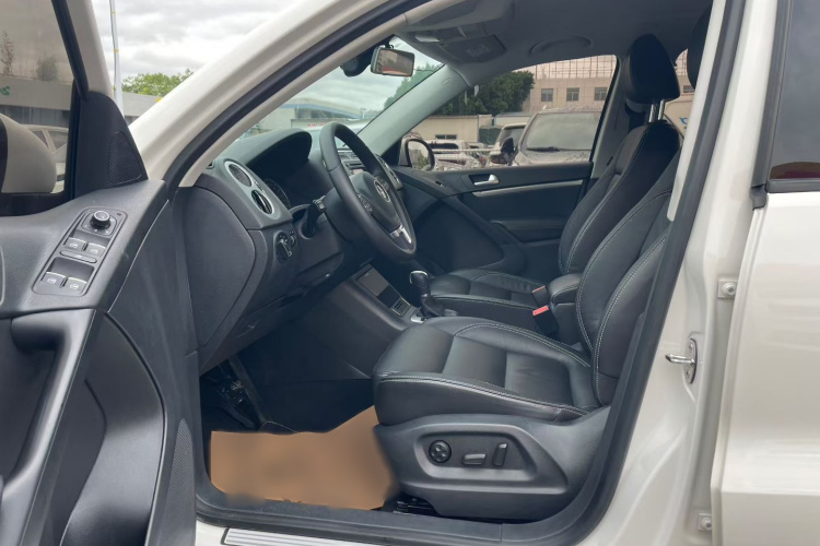 大众 途观 2016款 300TSI 自动两驱舒适版中控内饰7001