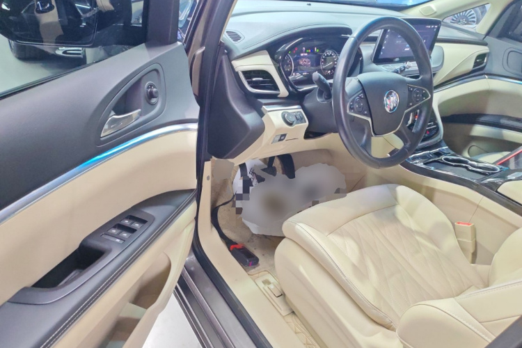 别克GL8 2023款 改款 陆上公务舱 豪华型中控内饰20