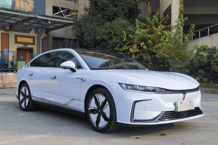 岚图汽车 岚图追光 2023款 四驱旗舰版车身外观6002