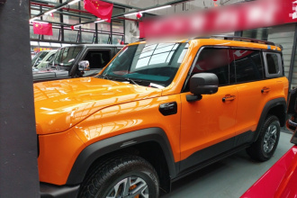 北京BJ40 2024款 2.0T 全新城市猎人版 至尊型