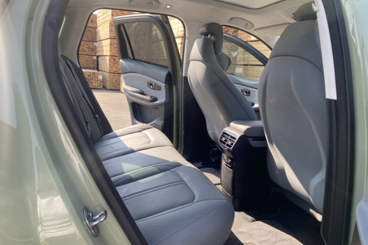 蔚来ES6 2019款 430KM 性能版中控内饰7002