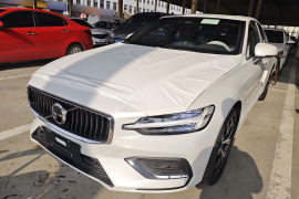 沃尔沃S60 2025款 B4 智逸豪华版