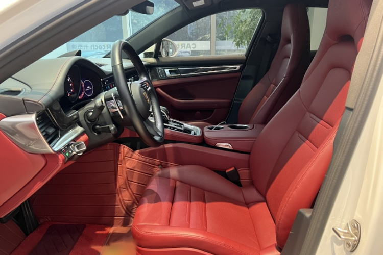 保时捷 2023款 改款 Panamera 2.9T 铂金版中控内饰7008