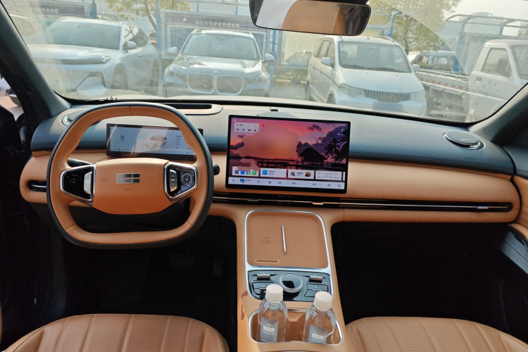 吉利银河 银河星舰7 EM-i 2025款 120km 领航版中控内饰7002