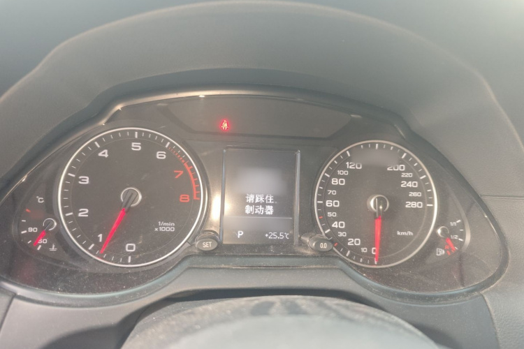 奥迪Q5 2013款 40 TFSI 进取型局部细节14