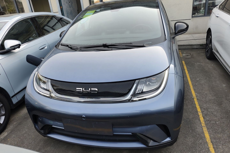 比亚迪 海豚 2024款 荣耀版 420km 时尚版车身外观2