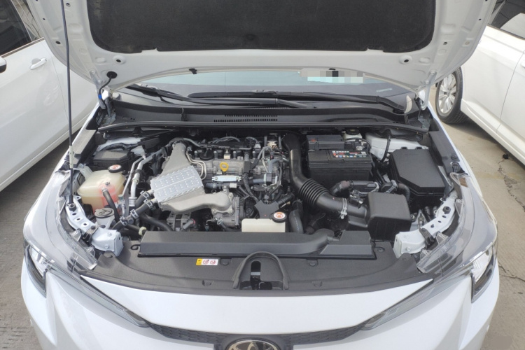 丰田 雷凌 2021款 185T CVT豪华版机舱底盘24