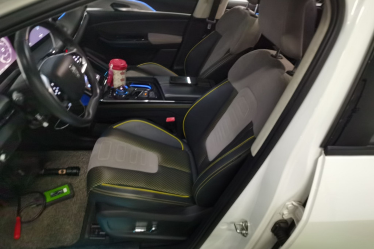 奔腾E01 2020款 空间曲率型中控内饰19