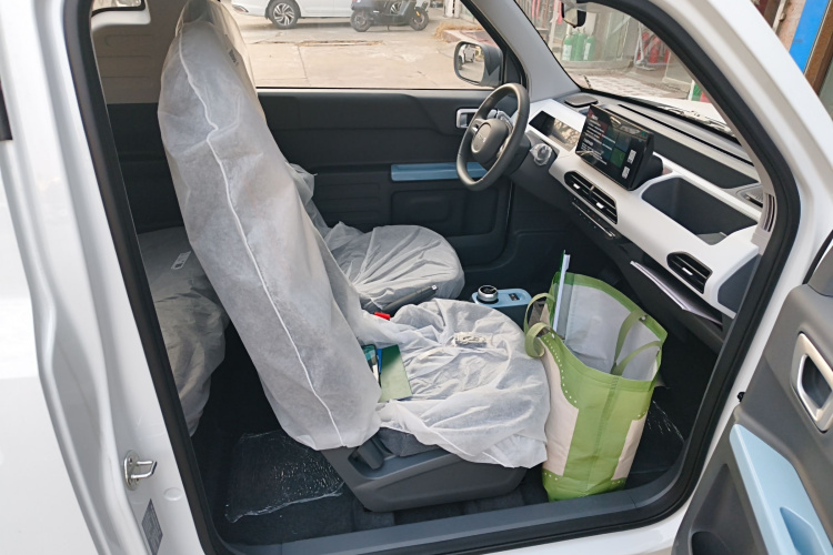 吉利银河 2024款 熊猫mini 200km 耐力熊中控内饰21