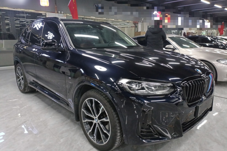 宝马X3 2022款 改款 xDrive30i 领先型 M曜夜套装车身外观3