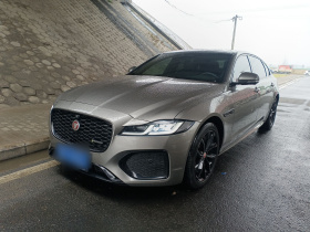 捷豹XFL 2021款 XFL 2.0T P250 四驱曜黑运动版