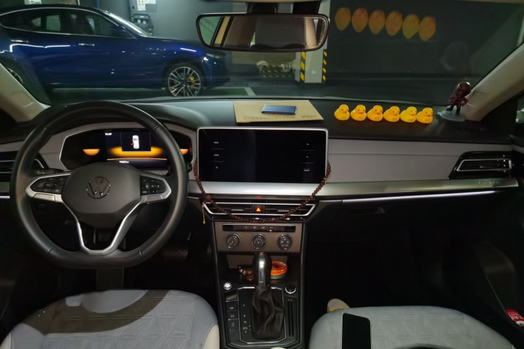 大众 朗逸 2023款 1.5L 自动满逸版中控内饰7002