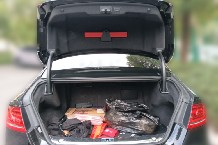 奥迪A8 2013款 A8L 45 TFSI quattro豪华型局部细节23