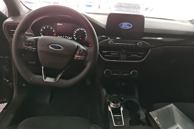 福特 福克斯 2020款 三厢 EcoBoost 180 自动ST Line中控内饰12