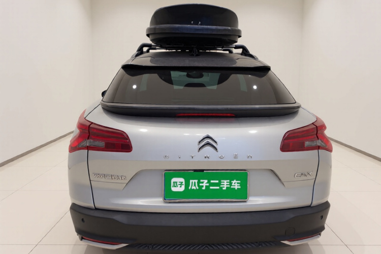 雪铁龙 凡尔赛C5 X 2022款 1.6T 享不凡 虎年开门红版车身外观6