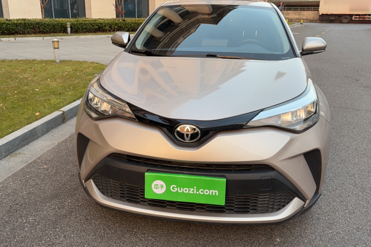 丰田C-HR 2021款 2.0L 舒适版车身外观6001