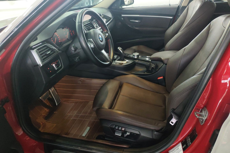 宝马3系 2018款 320Li M运动曜夜版中控内饰19