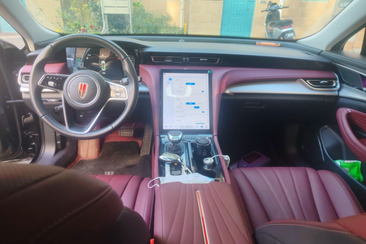红旗H5 2023款 2.0T 自动智联旗享版中控内饰12