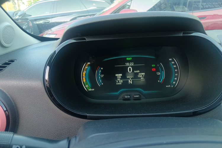 奇瑞 小蚂蚁 2022款 甜粉款 半糖版 磷酸铁锂 30kW 301km局部细节14