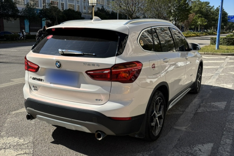 宝马X1 2018款 xDrive20Li 尊享型车身外观6004