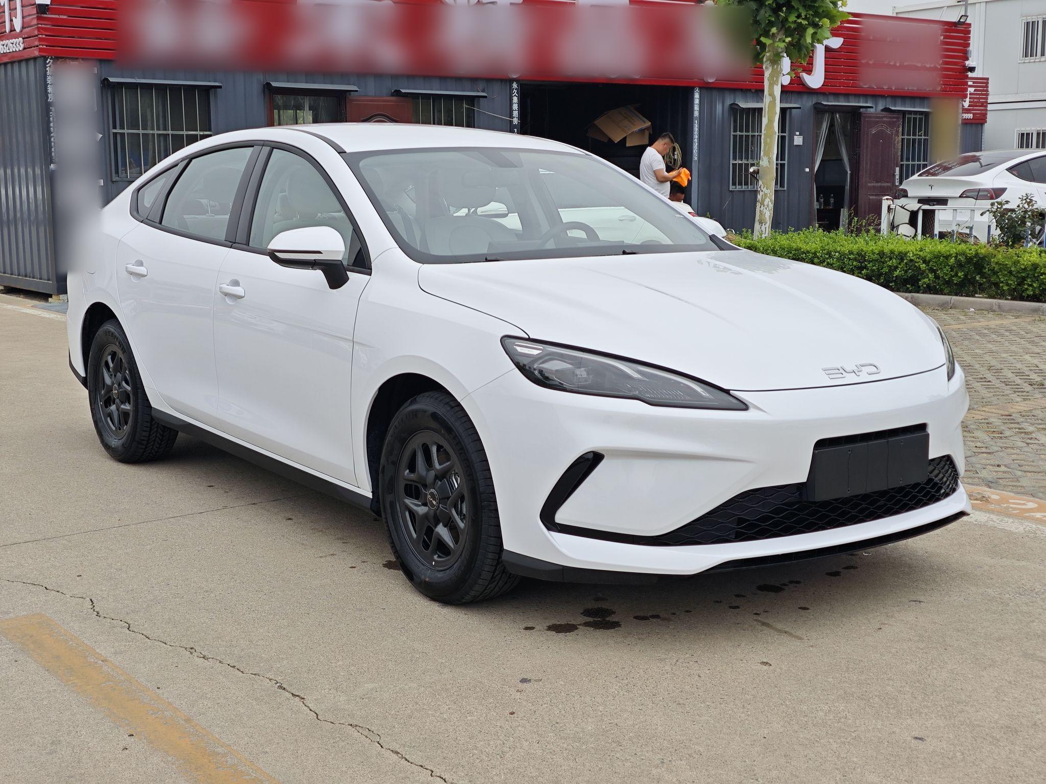 比亚迪 海豹05 DM-i 2025款 DM-i 智驾版 55KM豪华型