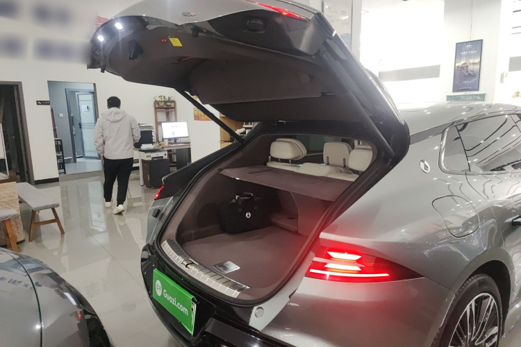 腾势Z9GT 2024款 1100四驱Ultra版机舱底盘23