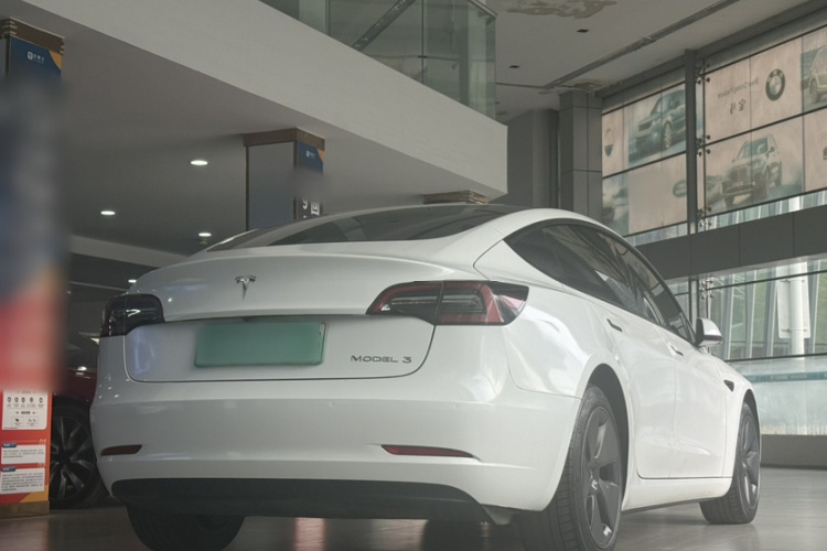 特斯拉 Model 3 2022款 后轮驱动版车身外观6001
