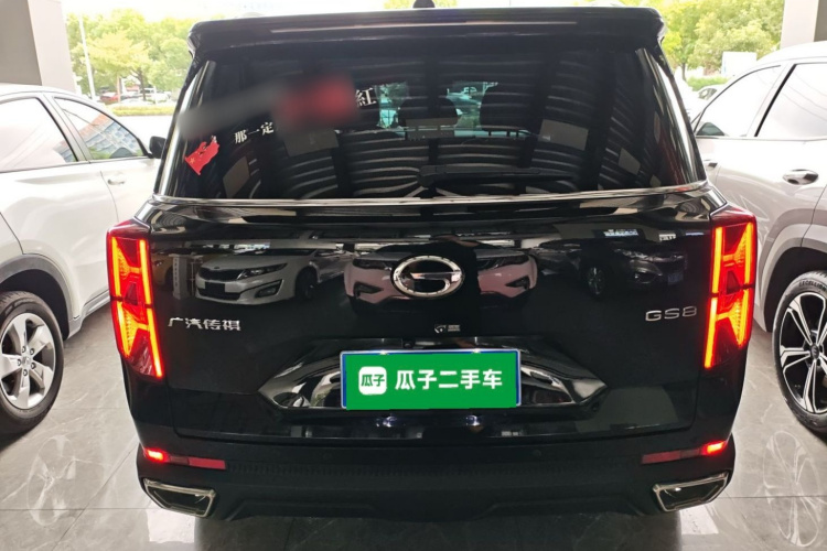 广汽传祺 传祺GS8 2022款 领航系列 2.0TGDI 两驱豪华智联版（七座）车身外观6