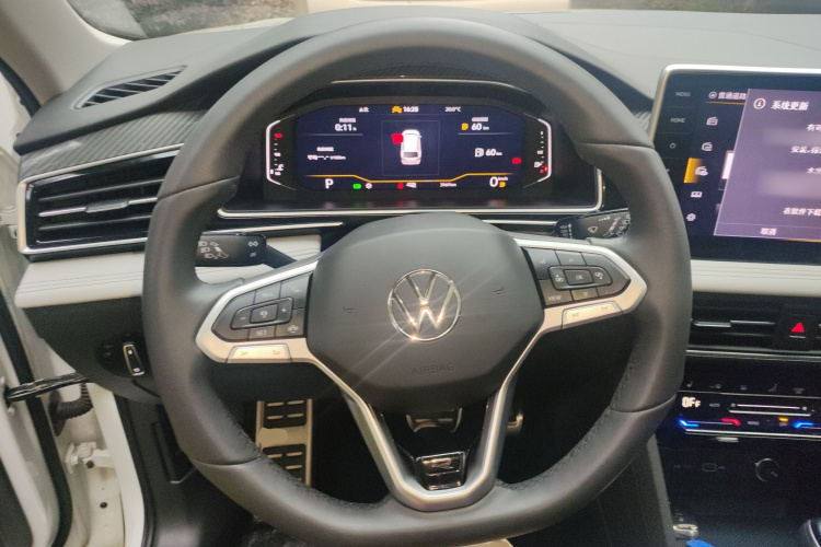 大众 途观L 2024款 出众款 330TSI 自动两驱R-Line龙耀版中控内饰13