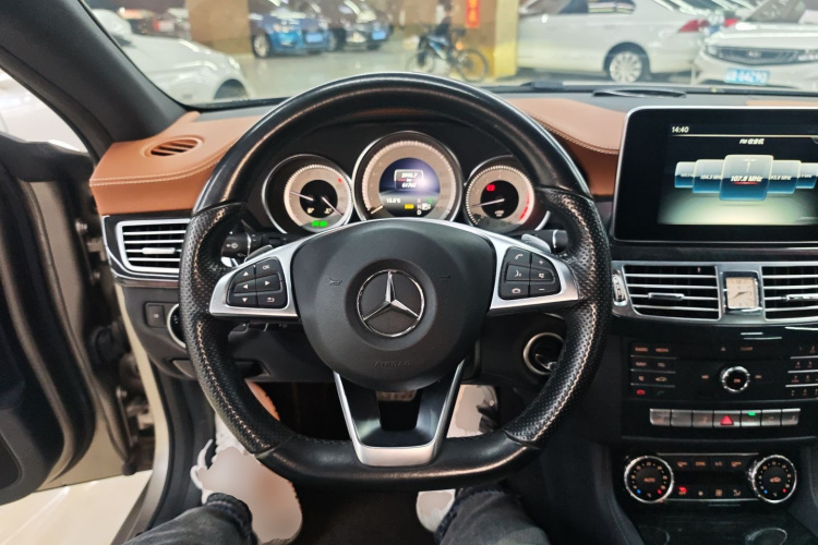 奔驰CLS 2016款 CLS 260 猎装版中控内饰13