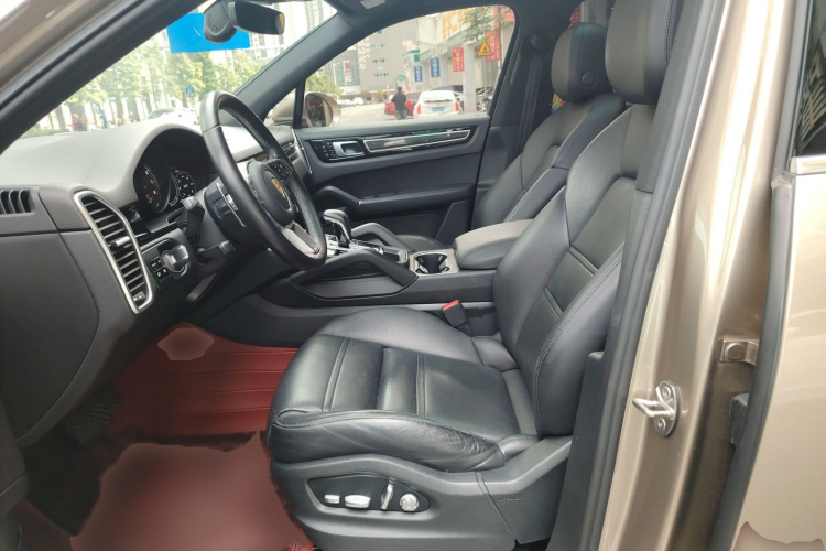 保时捷 Cayenne新能源 2019款 Cayenne E-Hybrid 2.0T局部细节19