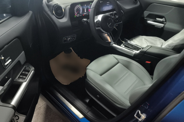 奔驰GLA 2024款 GLA 200中控内饰20