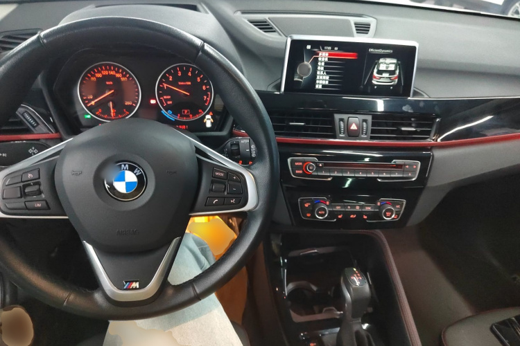 宝马X1 2016款 xDrive20Li 豪华型中控内饰12