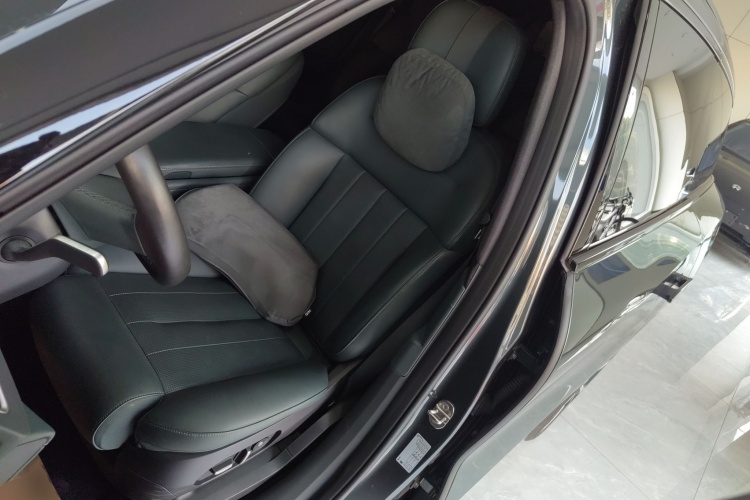 蔚来ES8 2023款 100kWh 签名版中控内饰19