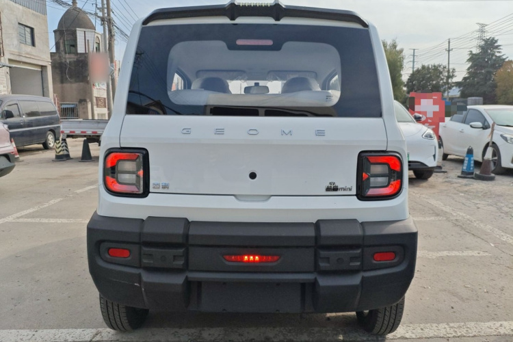 吉利银河 2025款 210km 熊猫骑士车身外观6