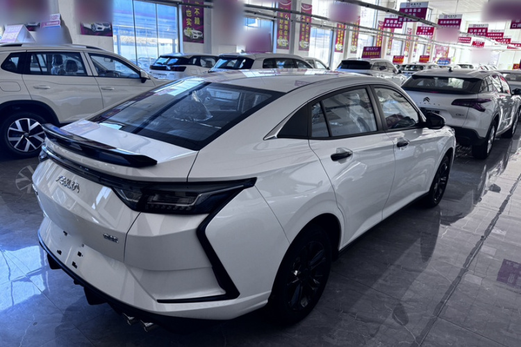 东风风神 奕炫 2025款 1.5L 荣耀版车身外观6003