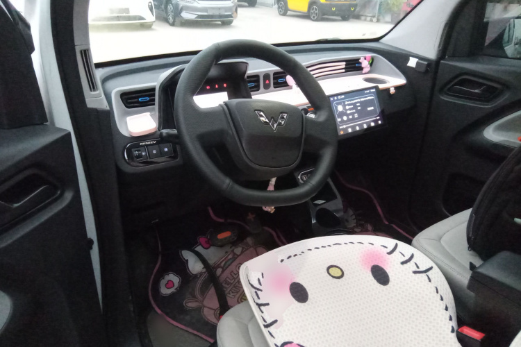 五菱汽车 宏光MINIEV 2022款 轻松款 磷酸铁锂中控内饰7002