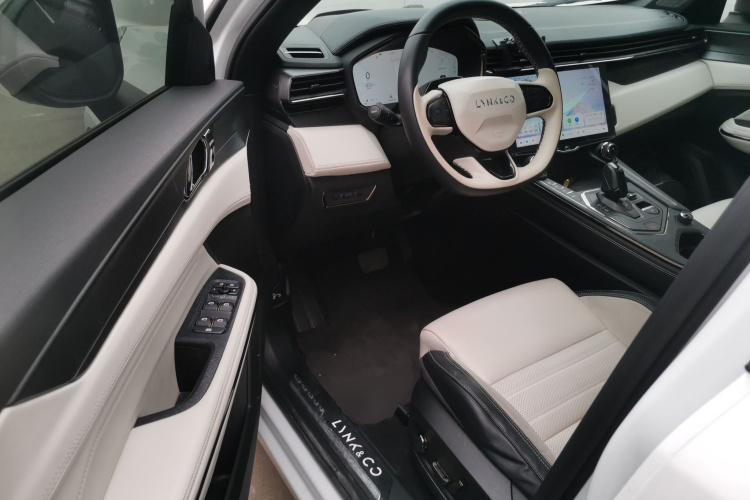 领克01 2023款 1.5TD EM-F 晨曦中控内饰20