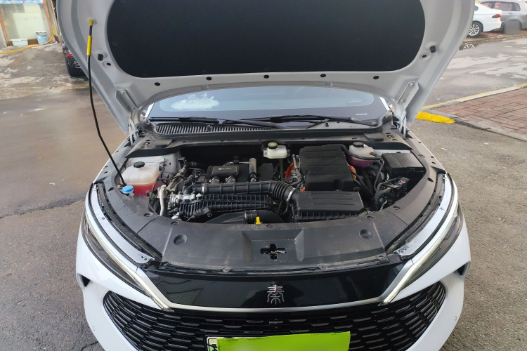 比亚迪 秦L 2024款 DM-i 120KM领先型机舱底盘24