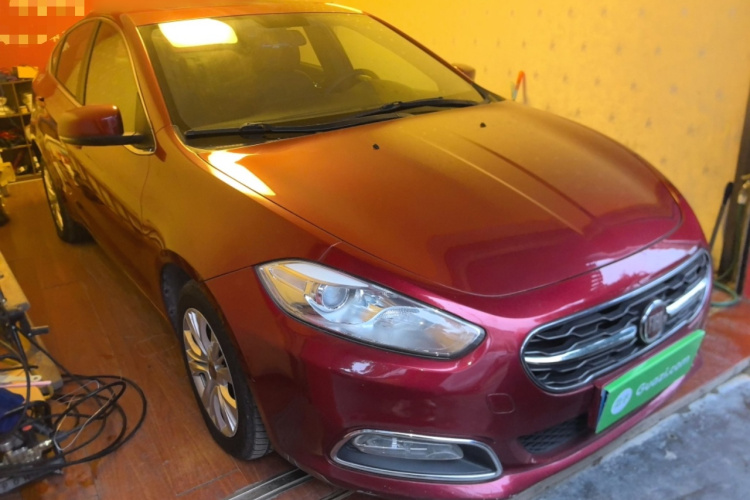 菲亚特 菲翔 2015款 1.4T 自动劲享版车身外观3