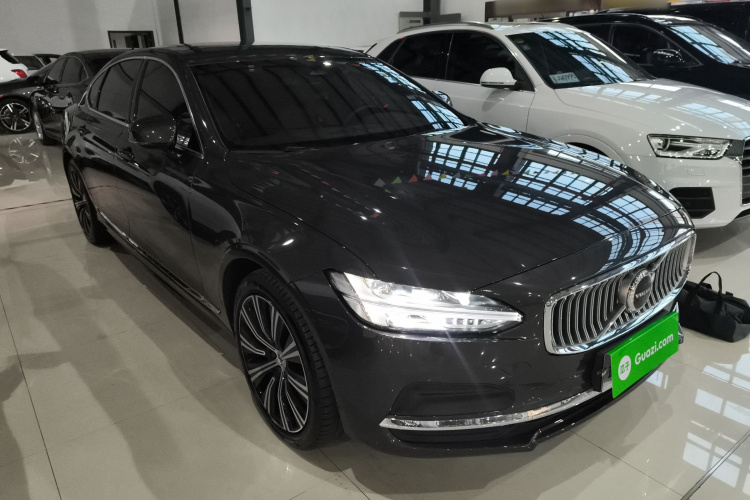 沃尔沃S90 2025款 B5 智远豪华版车身外观3