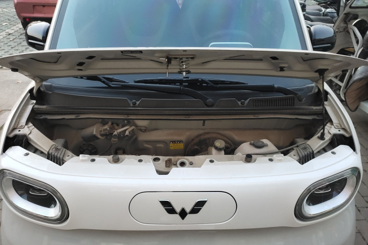 五菱汽车 宏光MINIEV 2024款 第三代 215km 青春版机舱底盘24