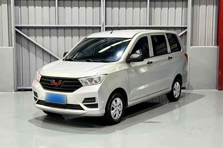 五菱汽车 五菱宏光 2019款 1.5L S基本型国VI LAR车身外观1