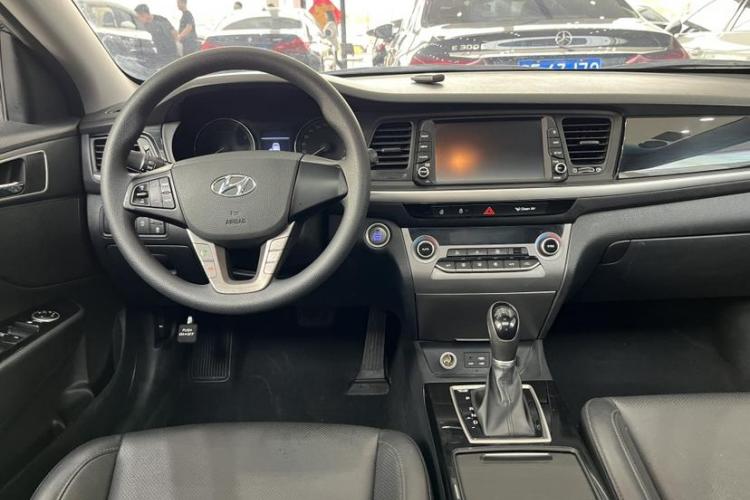 现代 名图 2017款 1.8L 自动智能型GLS 国V中控内饰7001